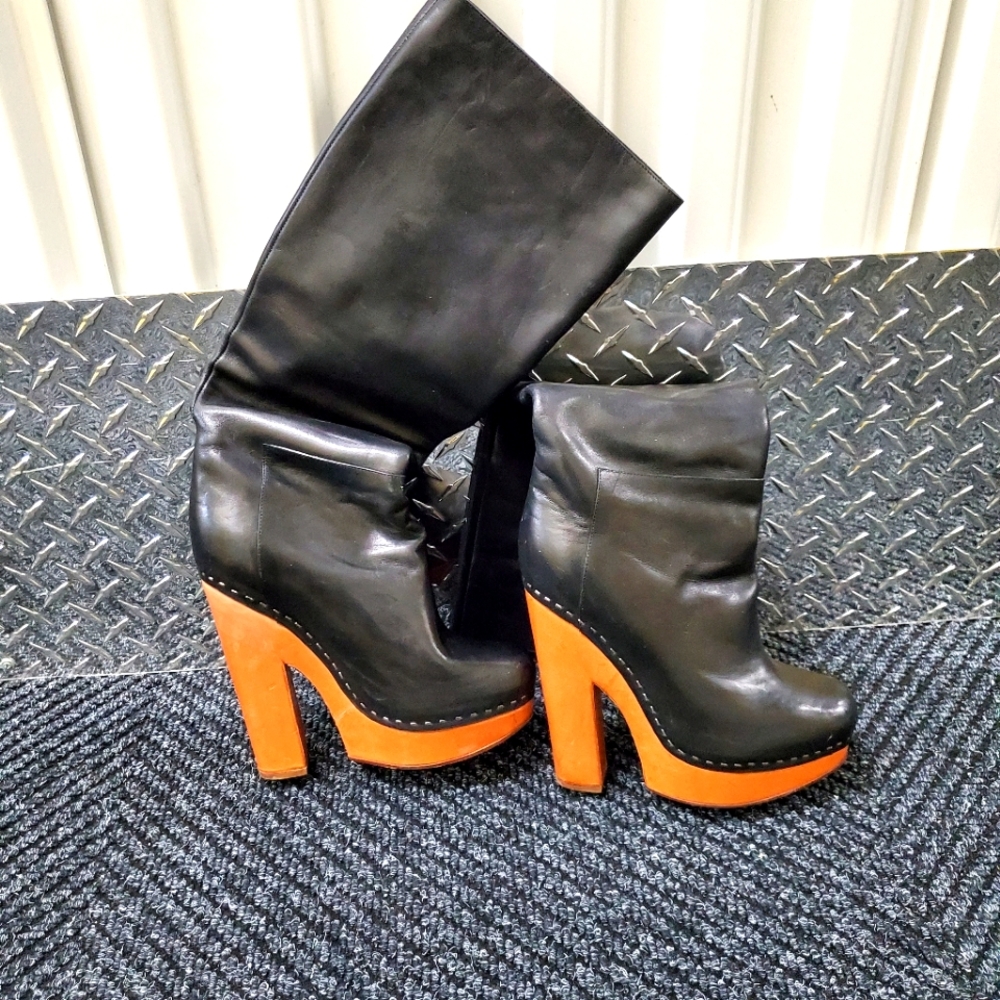 Black leather Céline boots women's size 39